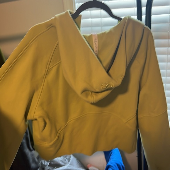 Lululemon cropped scuba - Picture 2 of 3